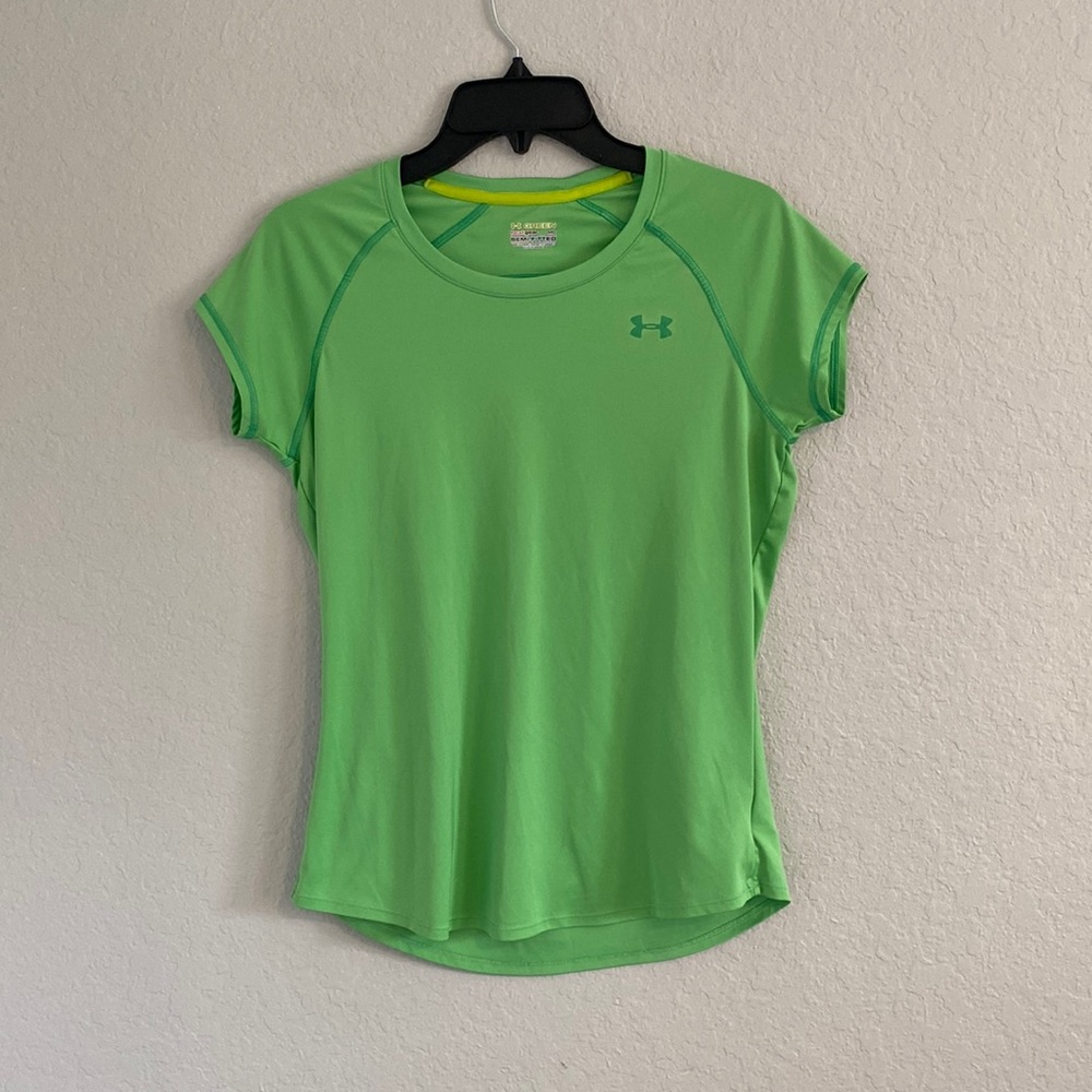 UA Lime semi fitted heat gear top